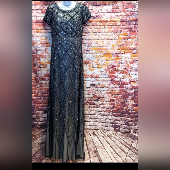 Adriana Papell Gown - Picture 1 of 15